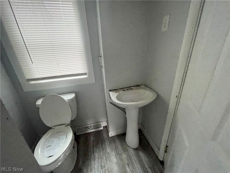 626 Washington Street, Martins Ferry, OH 43935 Photo 4
