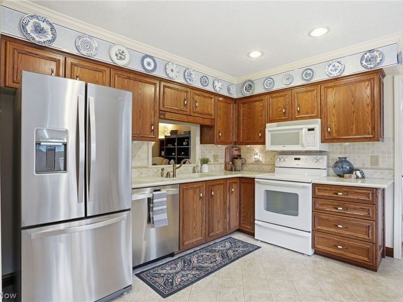 5802 Cambridge Circle, Sandusky, OH 44870 Photo 11