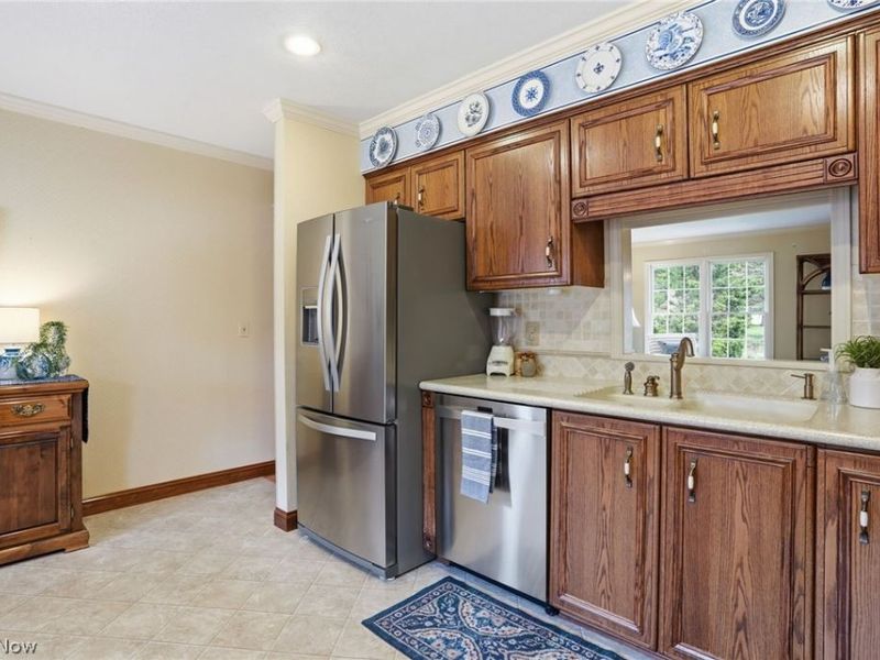 5802 Cambridge Circle, Sandusky, OH 44870 Photo 12