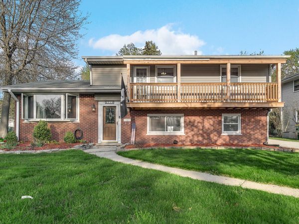 8719 Linden Avenue , Munster, IN 46321