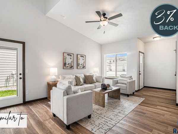 9114 W Ark Pl, Sioux Falls, SD 57106