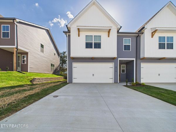 1729 Lateglow Way, Knoxville, TN 37931