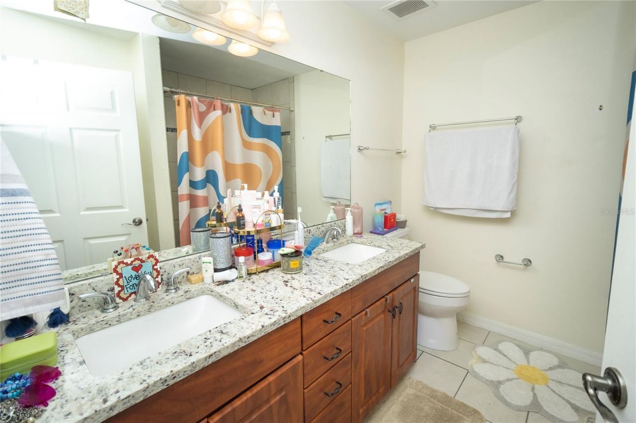 4215 SW 31st Drive, Unit 201, Gainesville, FL 32608 Photo