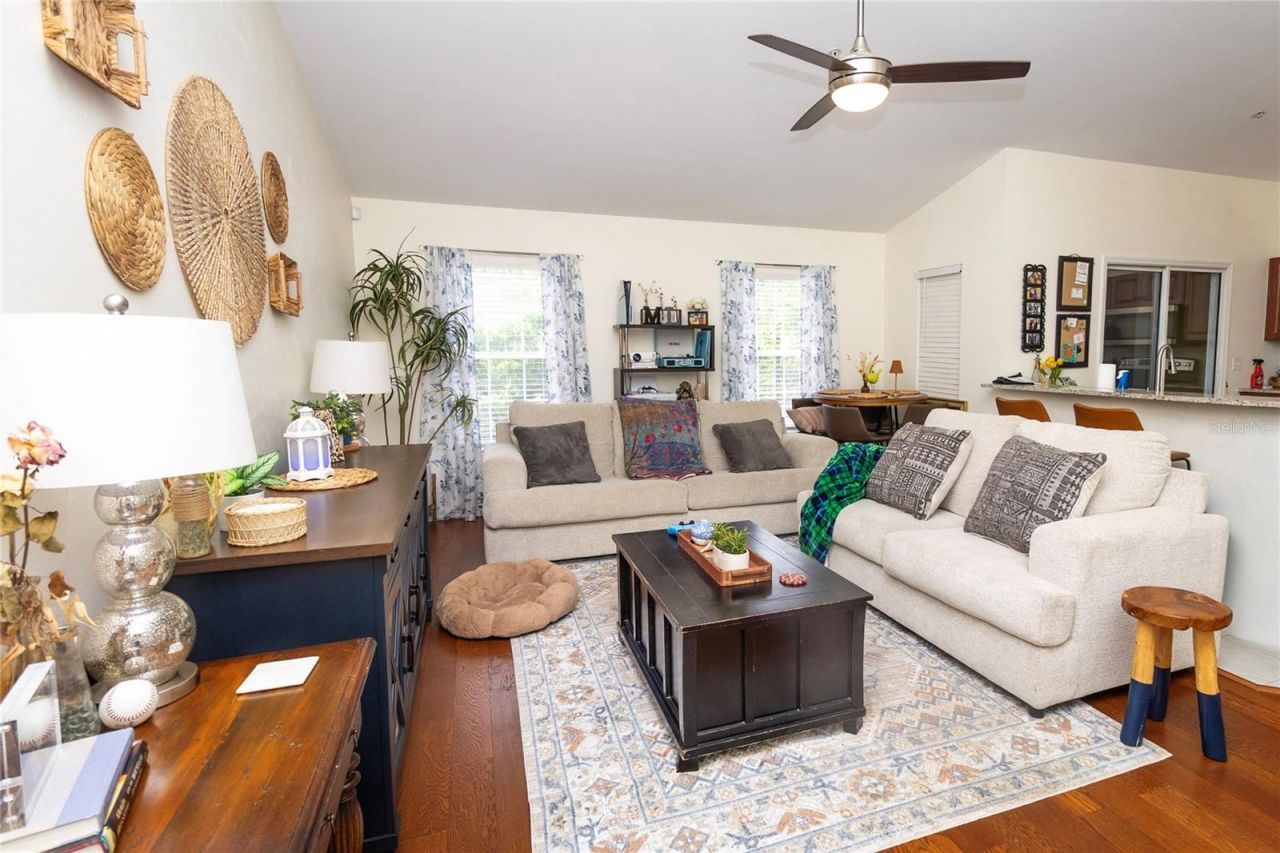 4215 SW 31st Drive, Unit 201, Gainesville, FL 32608 Photo