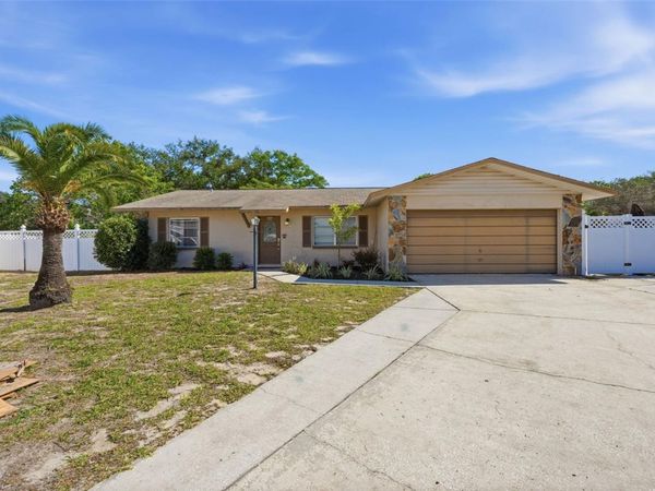 636 TESSIER COURT , TARPON SPRINGS, FL 34689