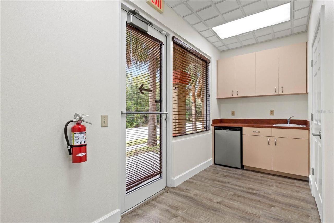 234 N Rhodes Avenue, Unit 105, Sarasota, FL 34237 Photo
