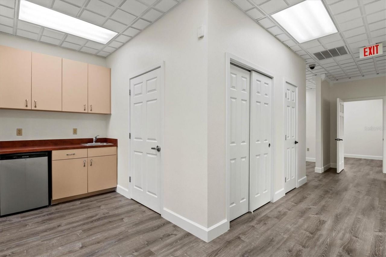 234 N Rhodes Avenue, Unit 105, Sarasota, FL 34237 Photo