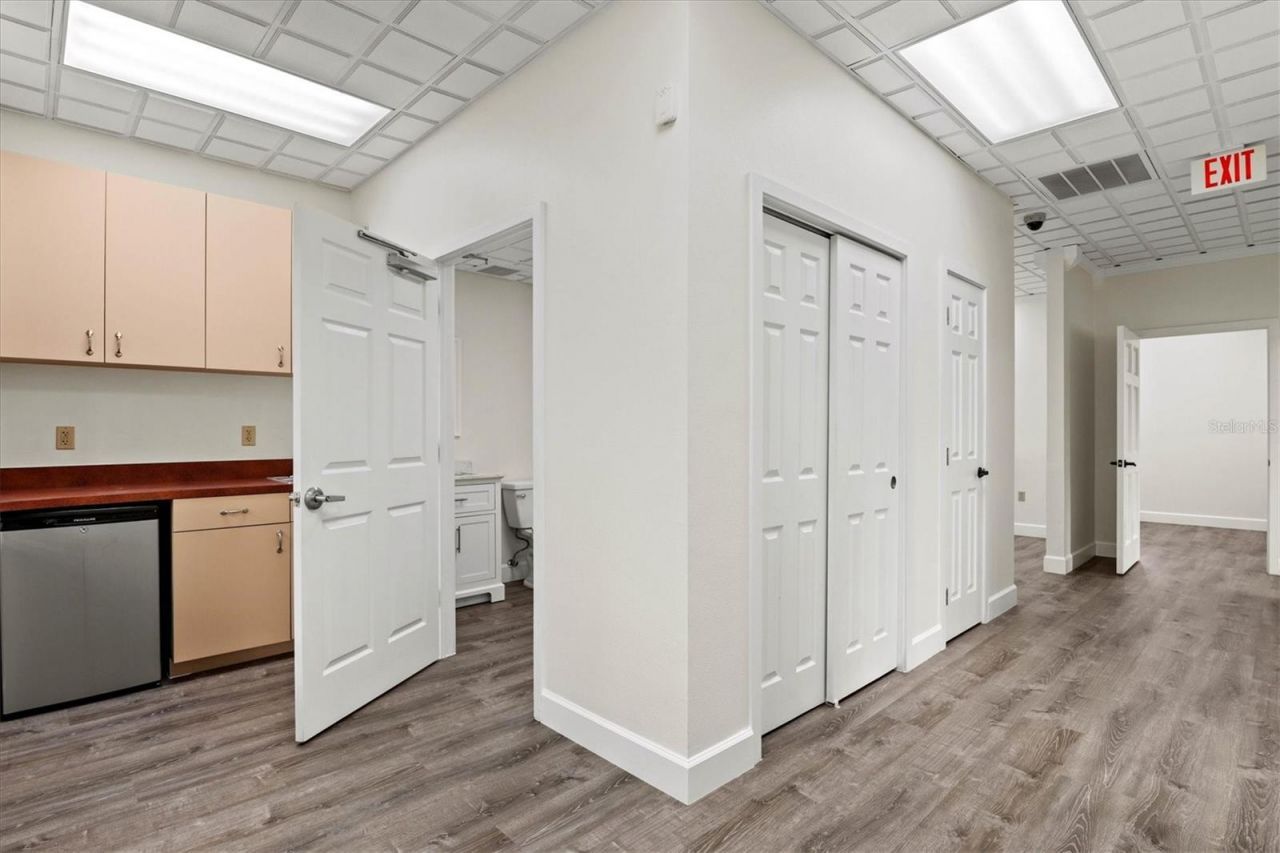 234 N Rhodes Avenue, Unit 105, Sarasota, FL 34237 Photo