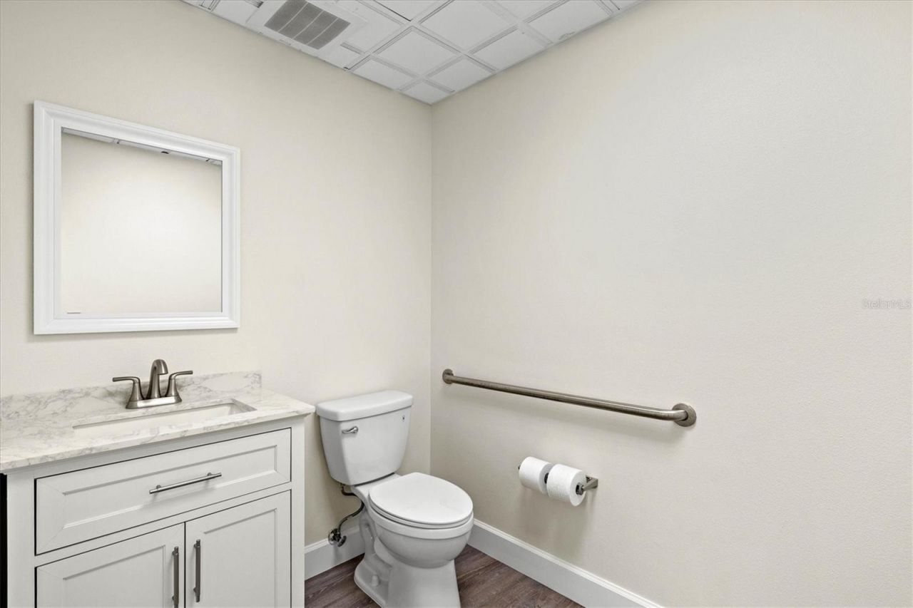 234 N Rhodes Avenue, Unit 105, Sarasota, FL 34237 Photo