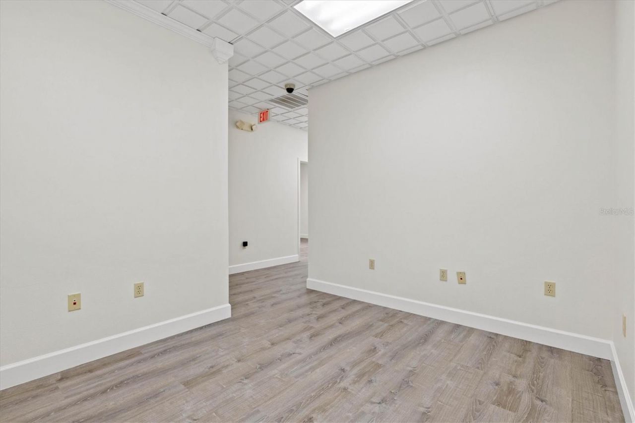 234 N Rhodes Avenue, Unit 105, Sarasota, FL 34237 Photo