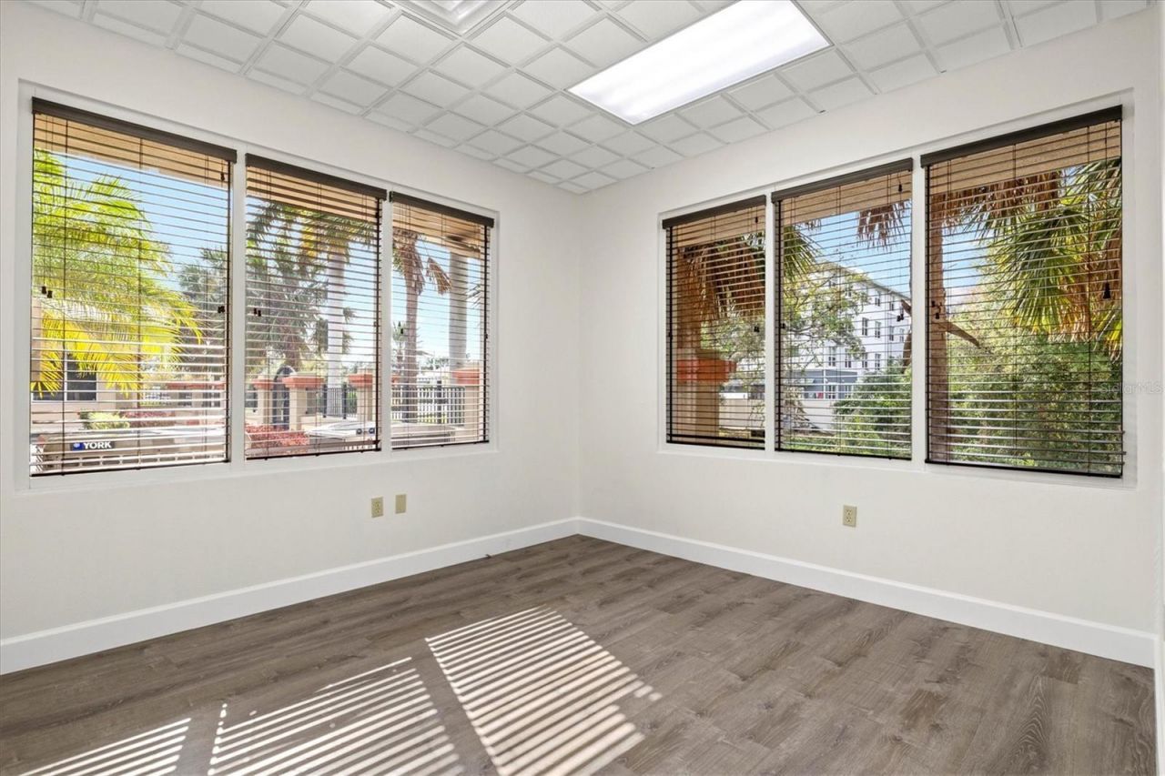 234 N Rhodes Avenue, Unit 105, Sarasota, FL 34237 Photo
