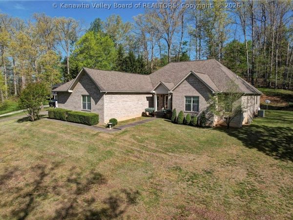 46 Youngview Drive, Elkview, WV 25071