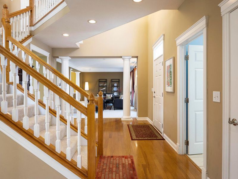 7033 Cunningham Drive, New Albany, OH 43054 Photo 3