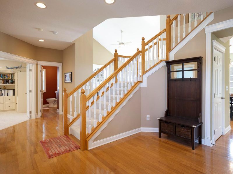 7033 Cunningham Drive, New Albany, OH 43054 Photo 4