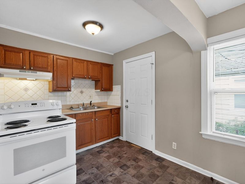 555 Clark Avenue , Columbus, OH 43223 Photo 13