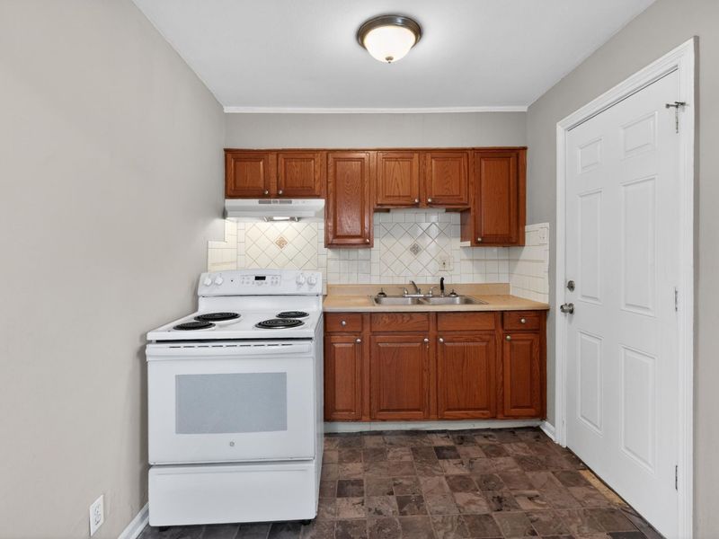 555 Clark Avenue , Columbus, OH 43223 Photo 14