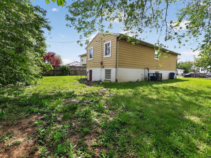 2672 Arcola Road , Columbus, OH 43207 Photo 5