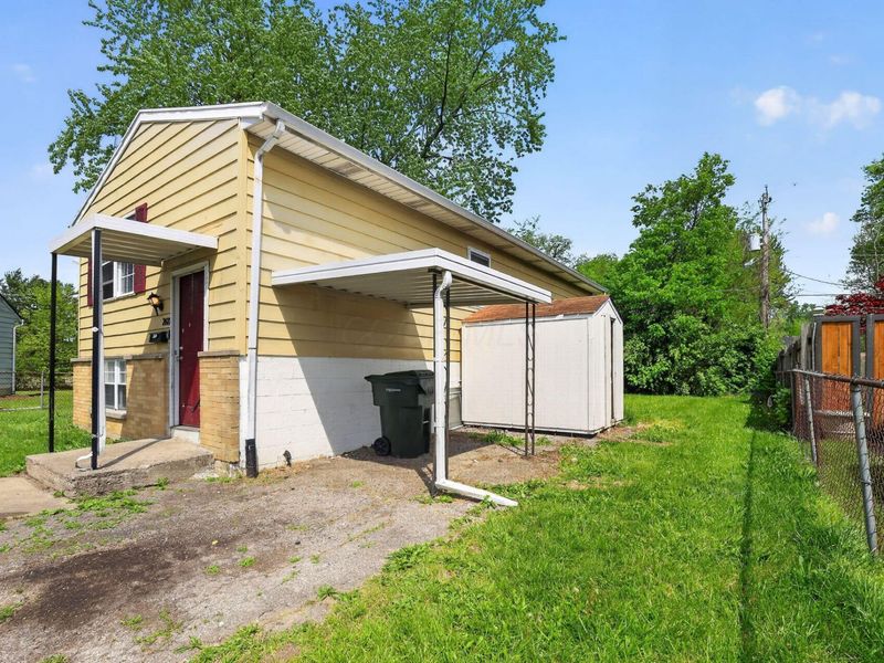 2672 Arcola Road , Columbus, OH 43207 Photo 8