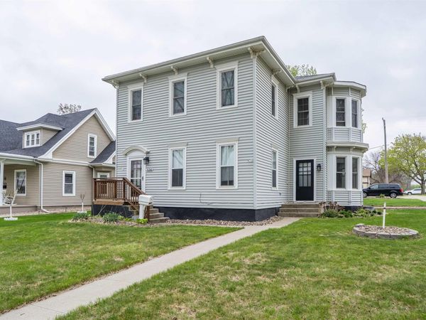 334 3rd Ave SE, LeMars, IA 51031