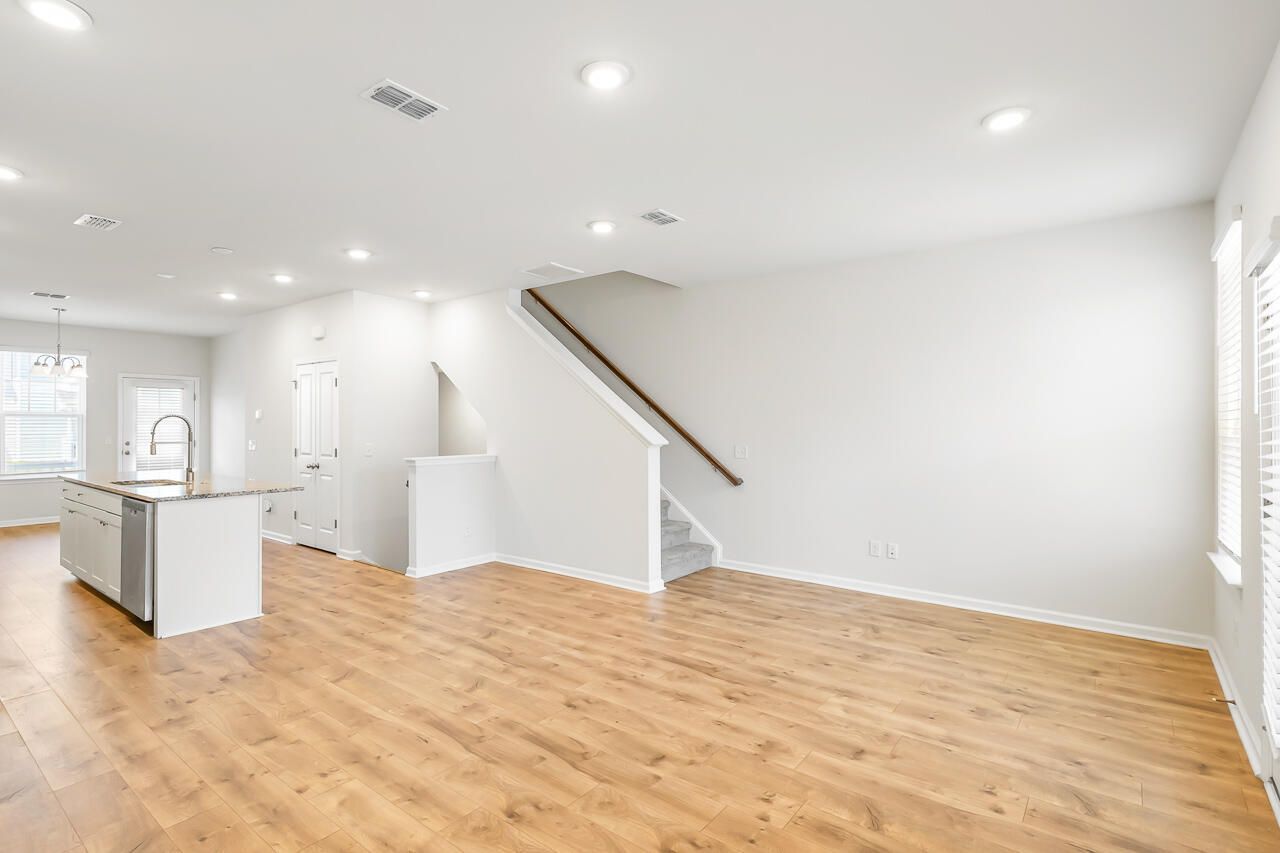 306 Pathfinder Way Photo 28