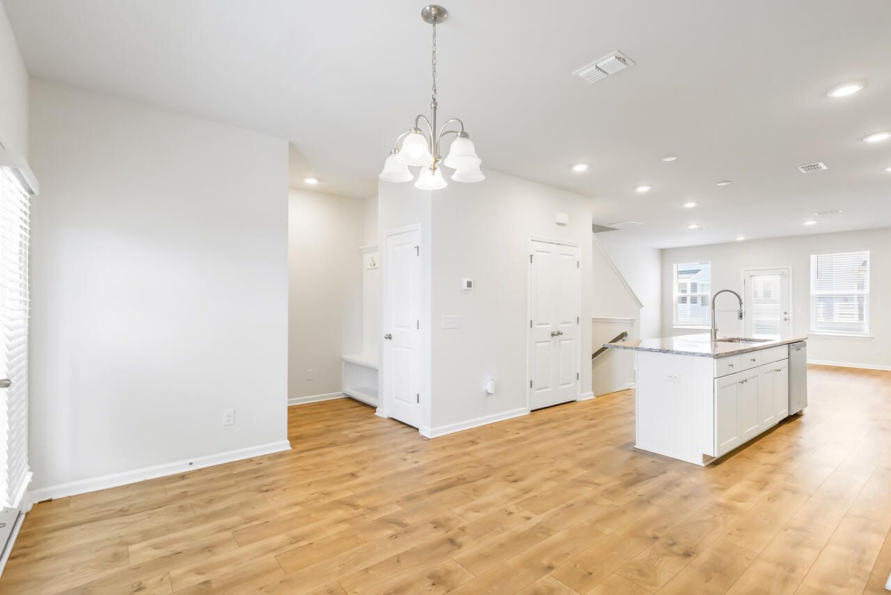 306 Pathfinder Way Photo 33