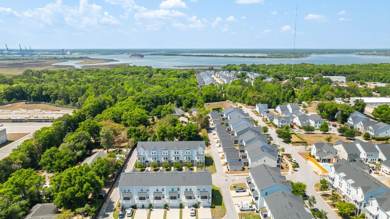 306 Pathfinder Way Photo 4