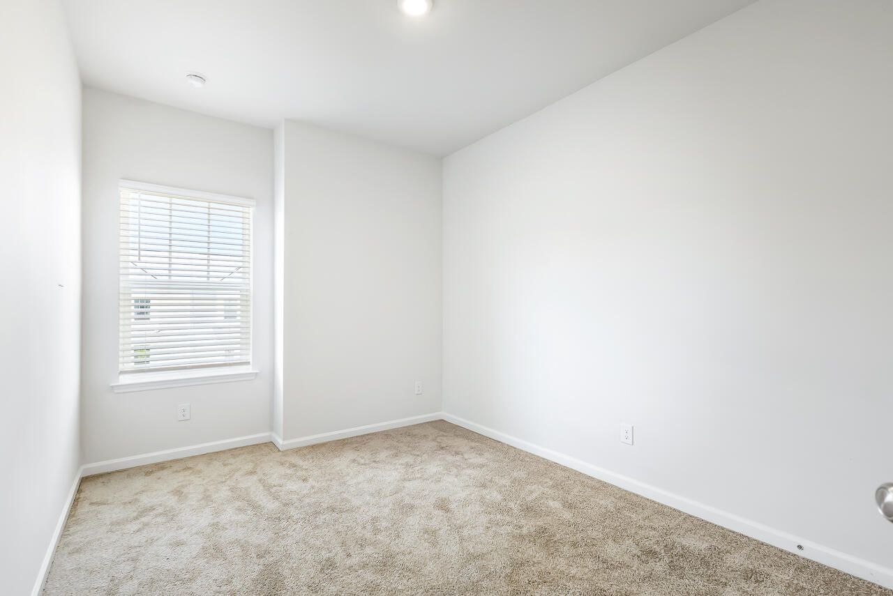 306 Pathfinder Way Photo 43