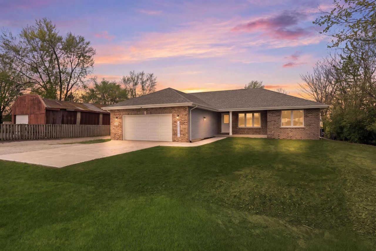 1220 Dixie Highway , Beecher, IL 60401