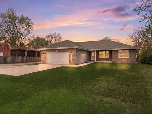 1220 Dixie Highway , Beecher, IL 60401