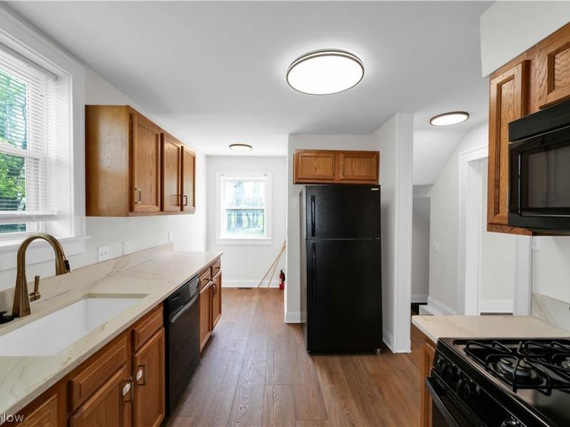 17303 Invermere Avenue, Cleveland, OH 44128 Photo 12