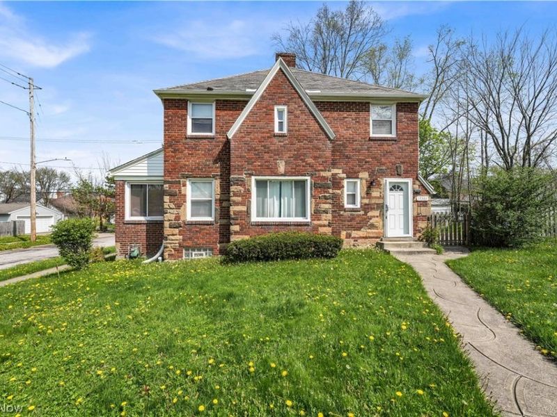 17303 Invermere Avenue, Cleveland, OH 44128 Photo 2