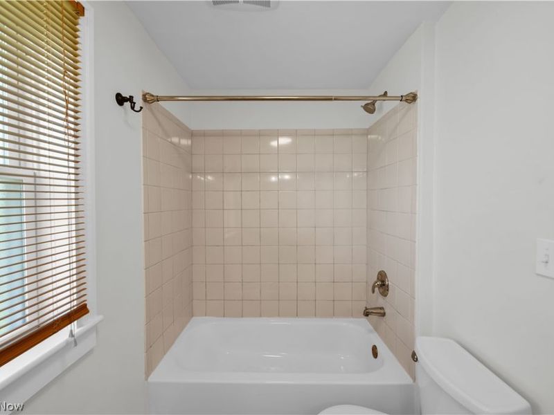 17303 Invermere Avenue, Cleveland, OH 44128 Photo 24