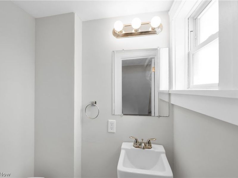 17303 Invermere Avenue, Cleveland, OH 44128 Photo 26