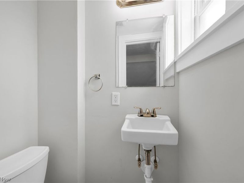 17303 Invermere Avenue, Cleveland, OH 44128 Photo 27