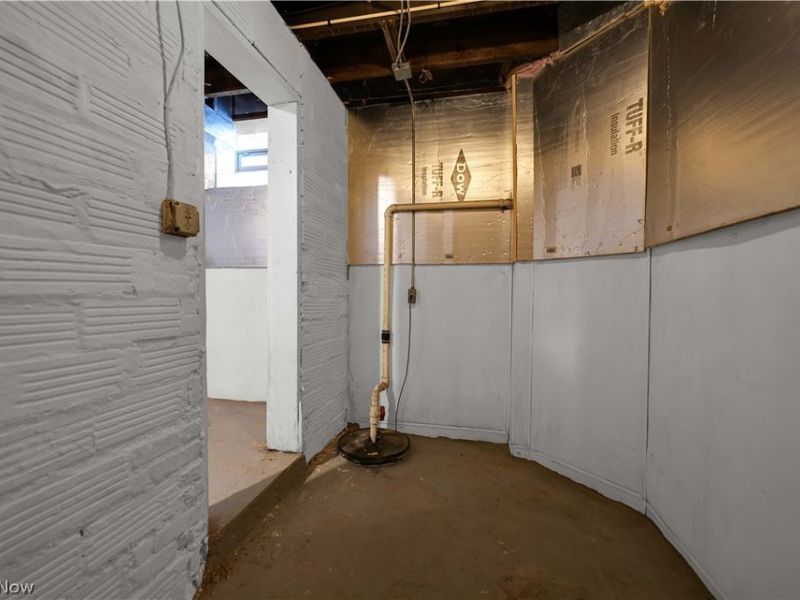 17303 Invermere Avenue, Cleveland, OH 44128 Photo 36