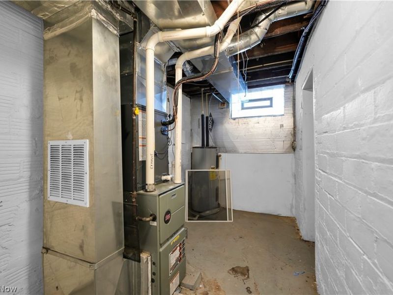 17303 Invermere Avenue, Cleveland, OH 44128 Photo 39