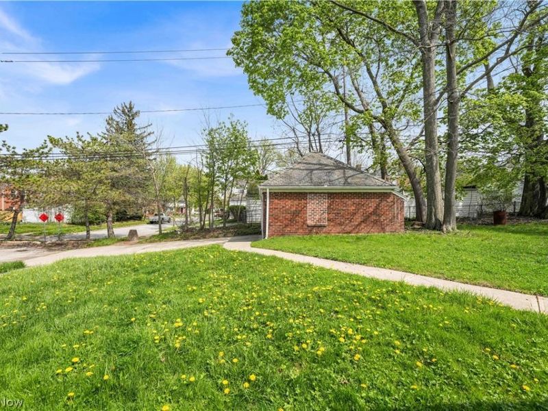 17303 Invermere Avenue, Cleveland, OH 44128 Photo 44