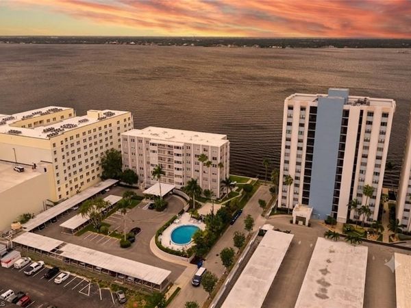 1900 Clifford ST, Unit 301, FORT MYERS, FL 33901