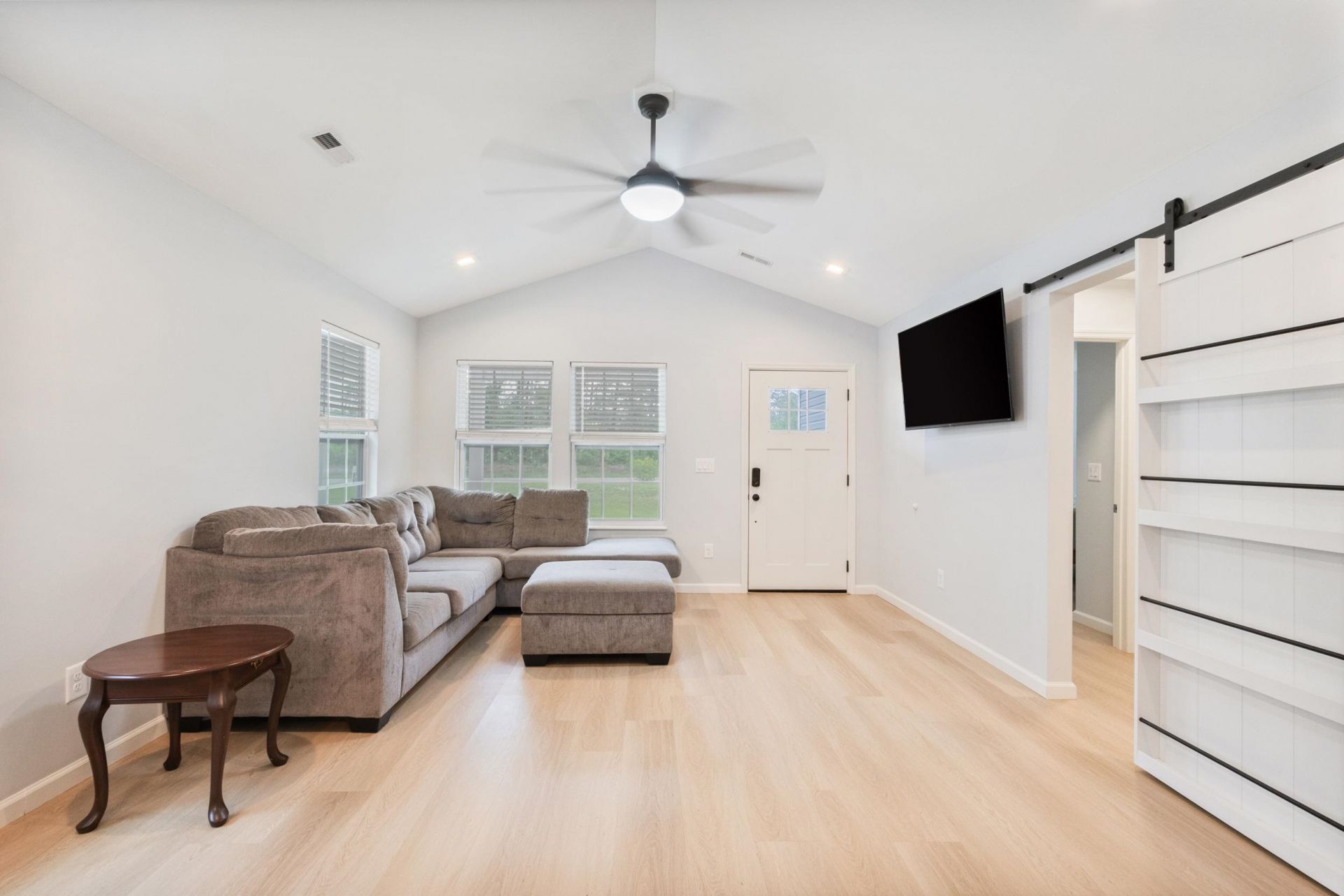 395 Pine Oaks Farm Rd. Photo 13