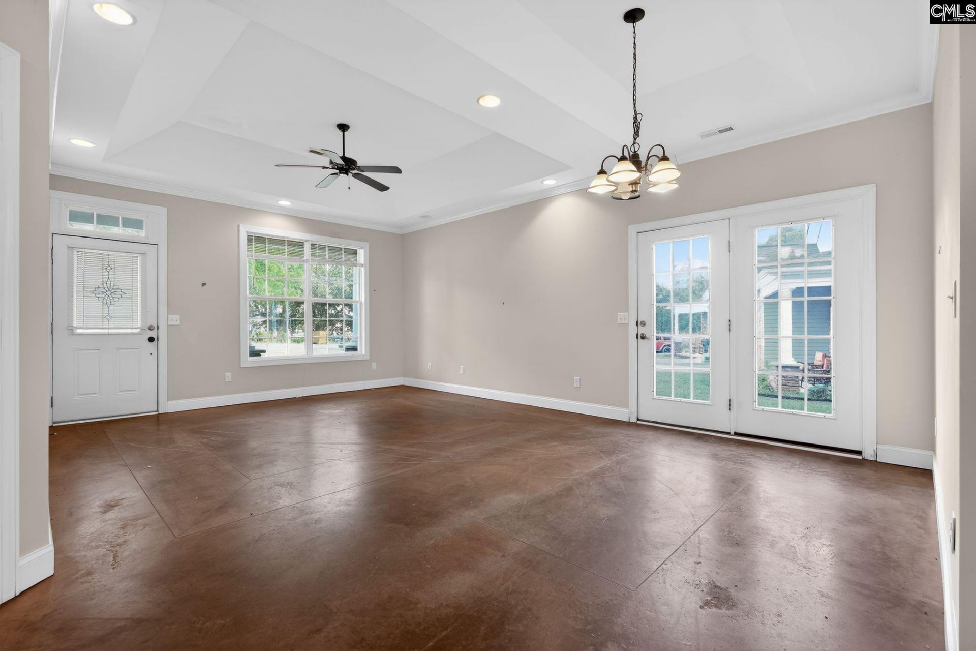 112 Dundee Court Photo 11