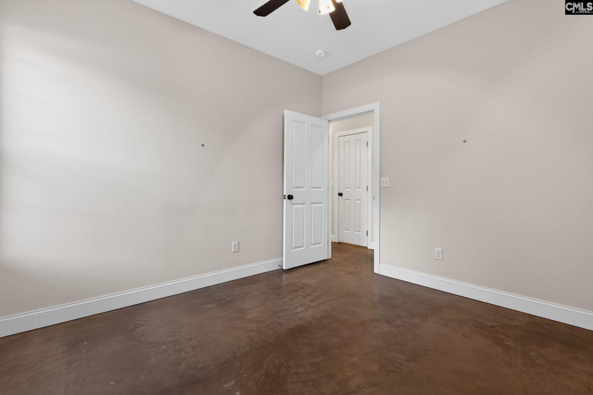 112 Dundee Court Photo 17