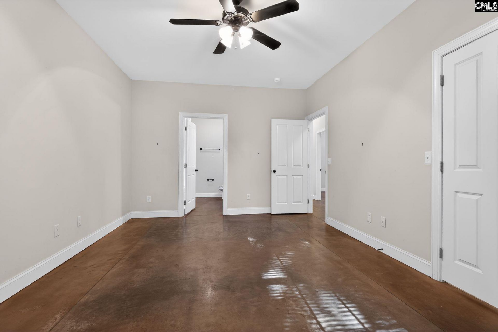 112 Dundee Court Photo 18