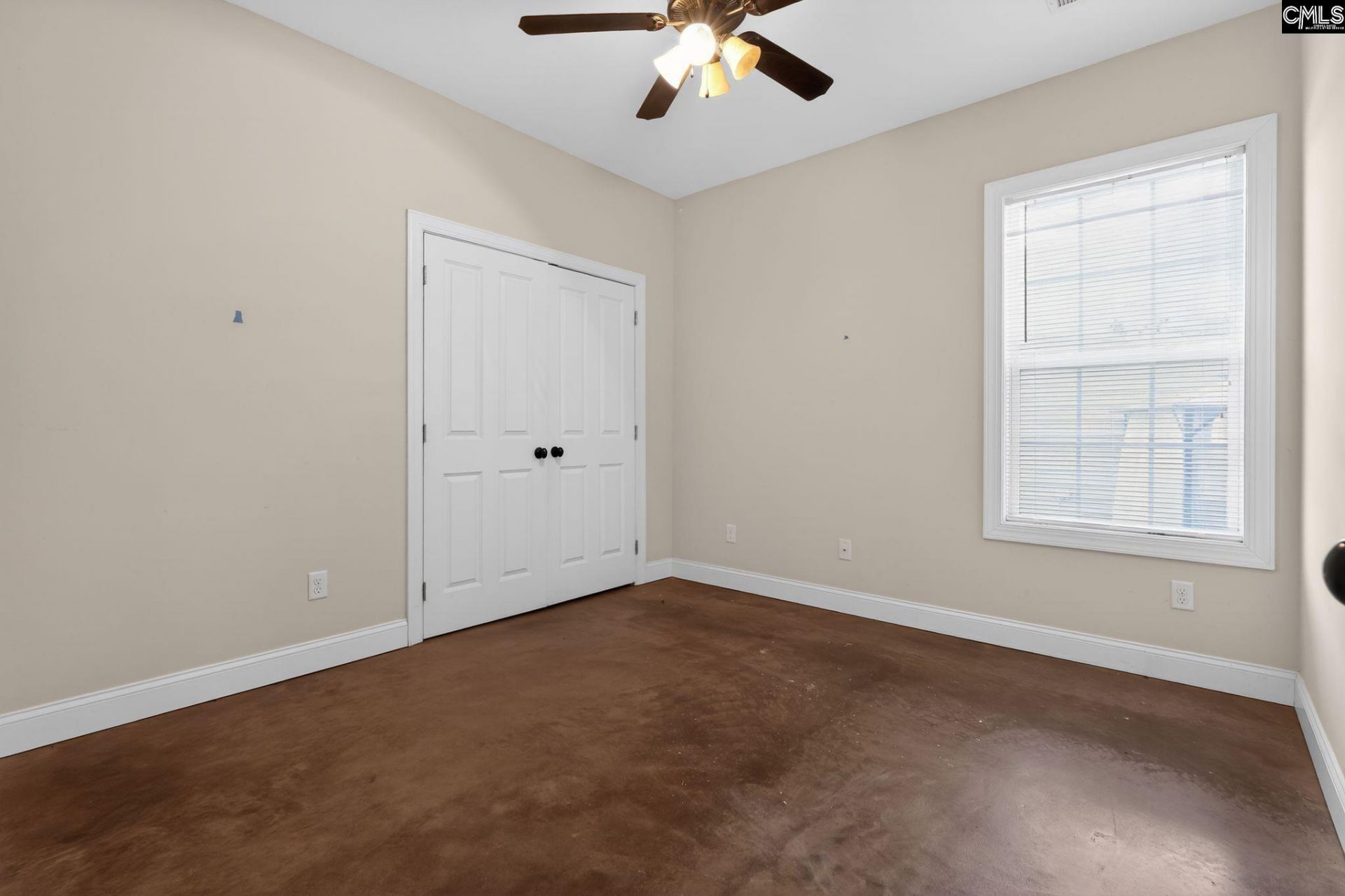 112 Dundee Court Photo 23
