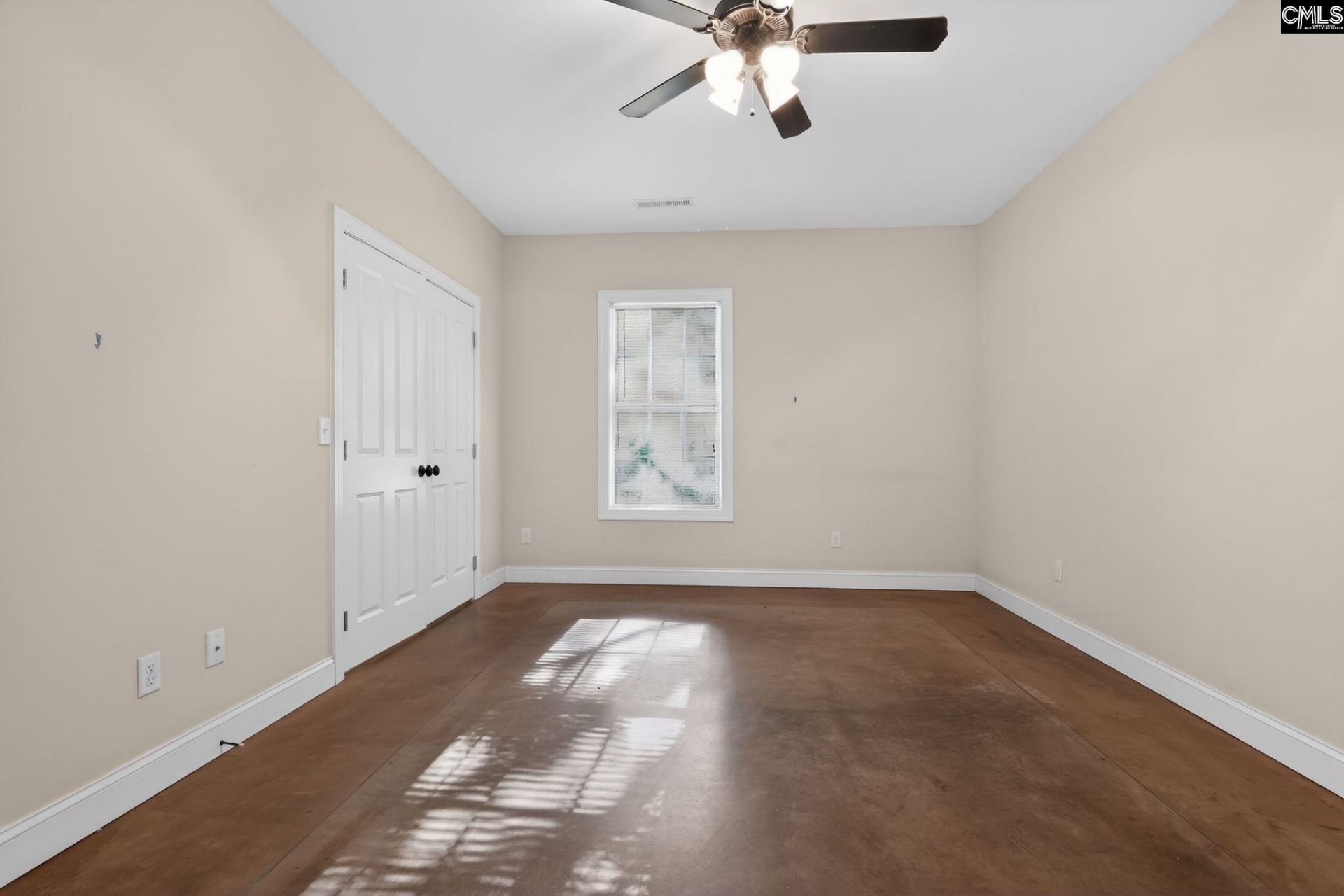 112 Dundee Court Photo 24
