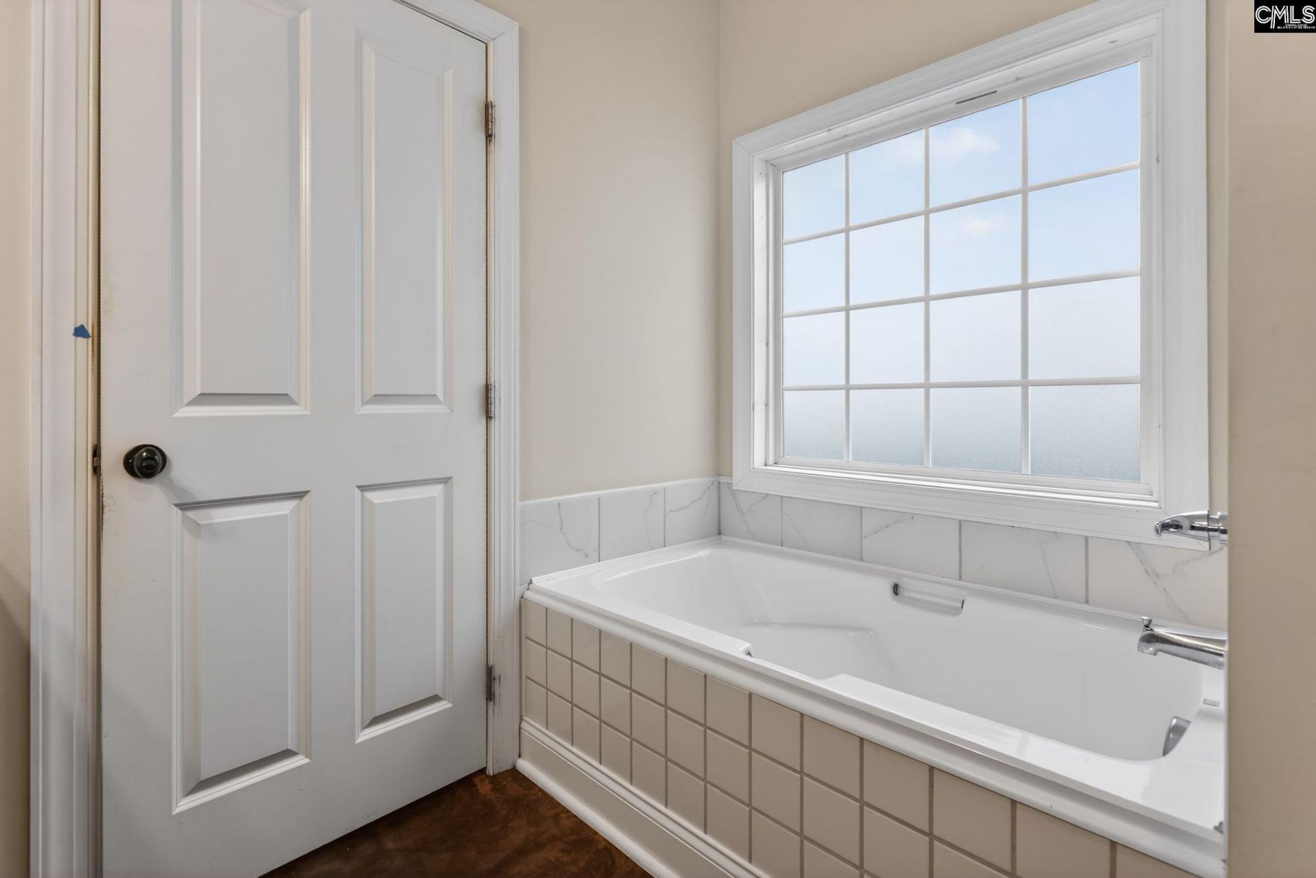 112 Dundee Court Photo 29