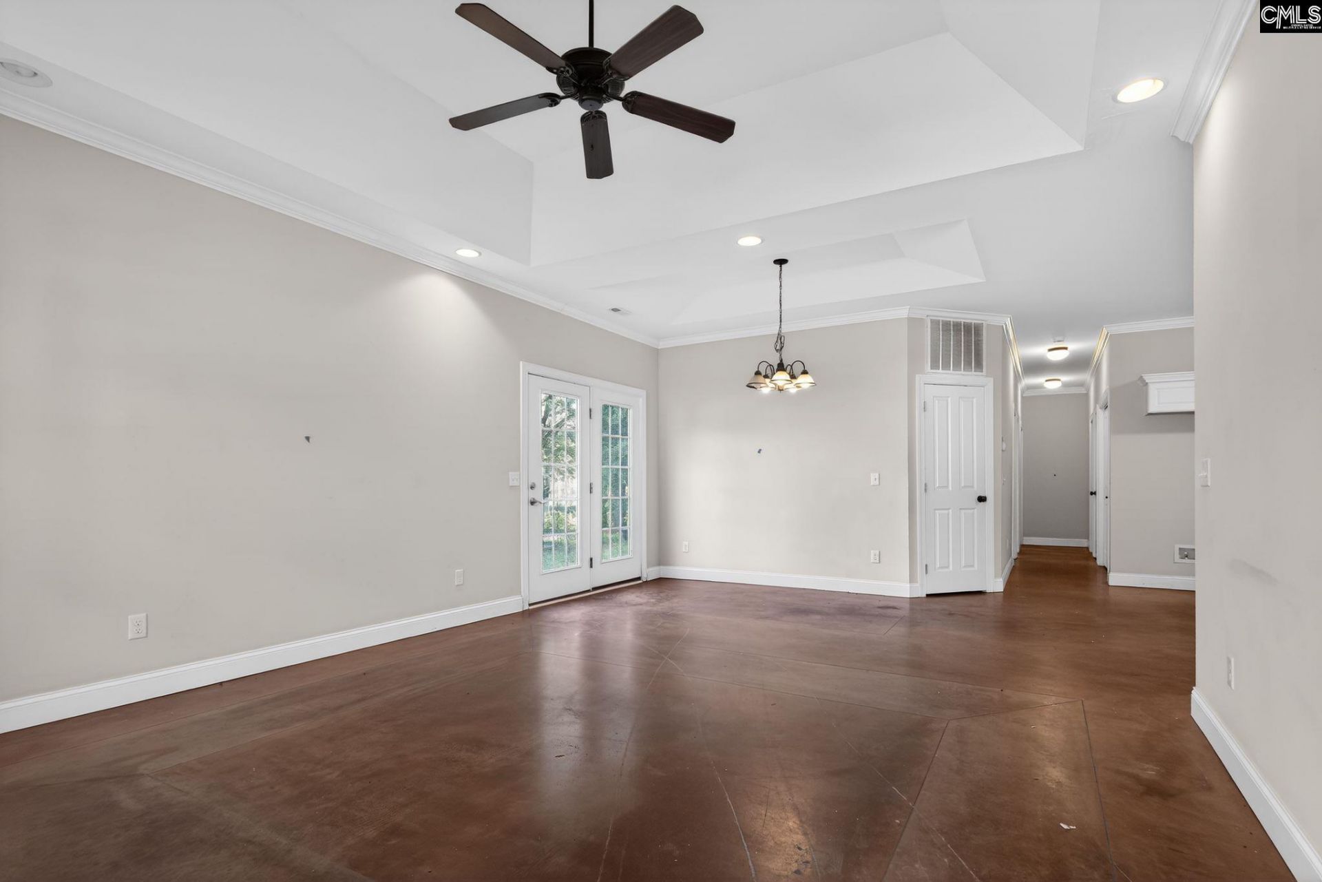 112 Dundee Court Photo 7