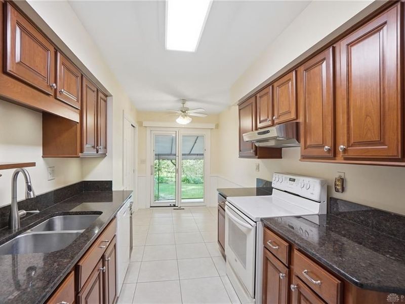 2 Nicholson Court, Washington Township, OH 45459 Photo 11