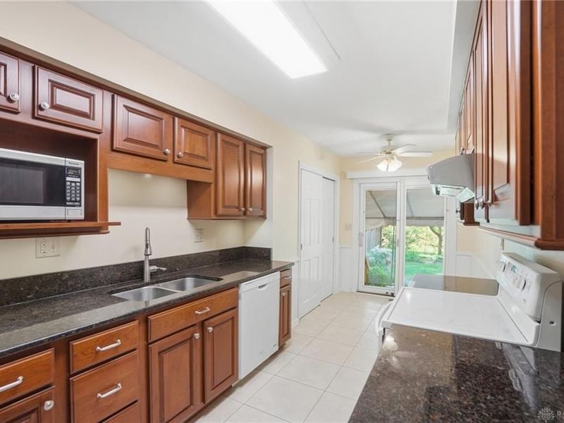 2 Nicholson Court, Washington Township, OH 45459 Photo 12