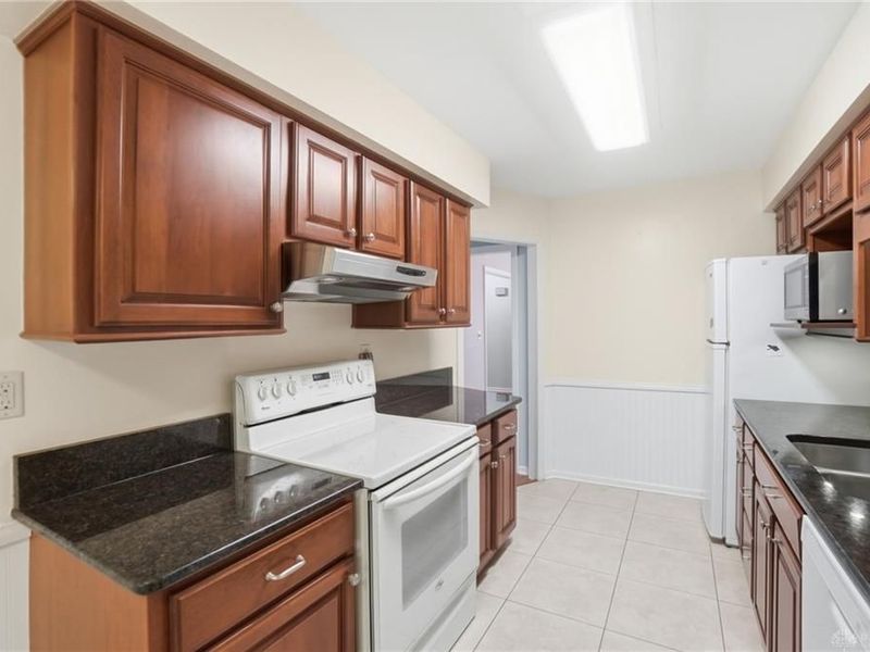 2 Nicholson Court, Washington Township, OH 45459 Photo 12