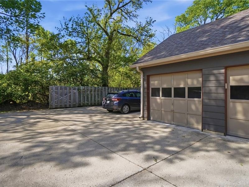 2 Nicholson Court, Washington Township, OH 45459 Photo 3